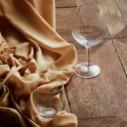 Skønne glas i Bubble-serien fra Broste Copenhagen. Her Drikkeglas (35 cl)