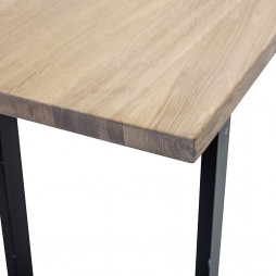 Skrivebordet fra Bloomingville er lavet i 100 % FSC certificeret egetræ.  145x75x55 cm