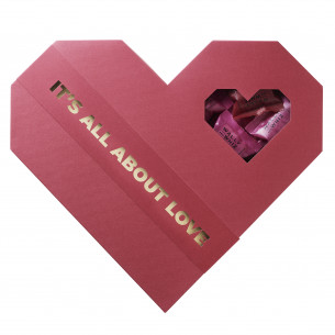 LOVE Box 2022 45 vingummier i flowpack. Solbær og rosenblade, samt Hibiscus med hindbær.