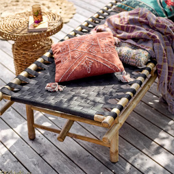 Skab en fantastisk afslappet stemning med Vida sort daybed