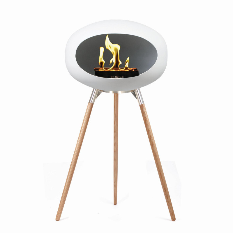Ground Wood biopejs i hvid med ben i eg (L: 79 cm) fra Le Feu