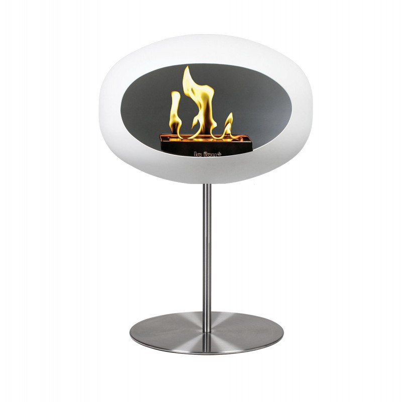 Ground Steel Low biopejs i hvid med stål fod (L: 50 cm) fra Le Feu