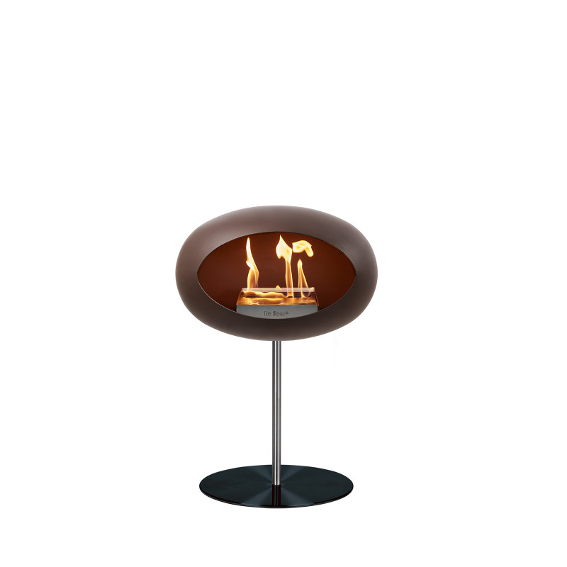 Ground Steel Low biopejs i mocca med stål stang og sort fod (L: 50 cm) fra Le Feu