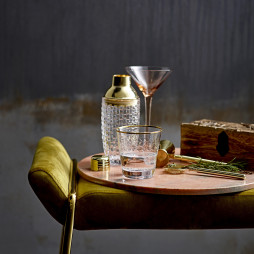 Guldfarvet cocktail sæt fra Bloomingville med 3 dele: målebæger, strainer og kniv