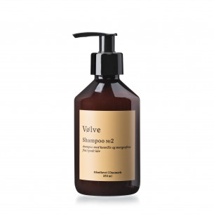 Shampoo No. 2 med kamille og morgenfrue, fra Vølve. Økologisk og vegansk.
