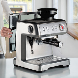 Ariete espressomaskine. Aftagelig vandbeholder på 2 Liter.