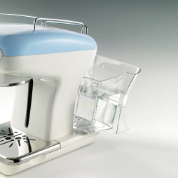 Vintage espressomaskinen i blå fra Ariete. Vandbeholderkapacitet 0,9 L