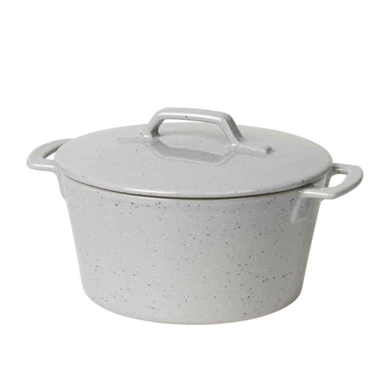 Broste Copenhagen 'Hasle' ovnfast fad med låg i stentøj. W 23,5 cm. Light Granite Grey