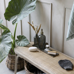 Pumpeflasken pynter i alle rum og flere funktioner end blot til sæbe. Chic Antique - Smoke glas 1000 ml.