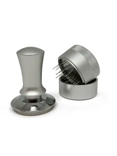 Sæt med kalibreret tamper og fordeler med nåle i sølvgrå 58 mm