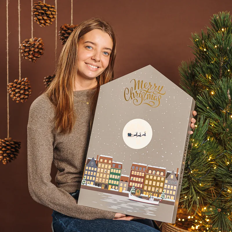 Kæmpe chokolade-julekalender 2025  Luksus Cocoture kalenderhus (765g)