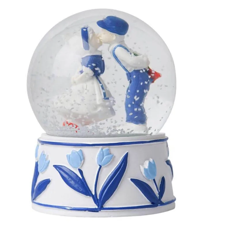 Snekugle med kyssende par  blå  6,5 × 6,5 × 9 cm | Heinen Delfts Blauw