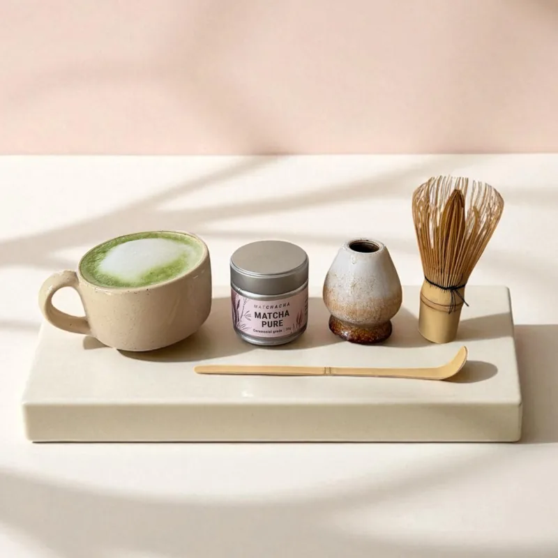 Matcha sæt med håndlavet keramikkop (matcha, kop, piskeris, ske og holder)