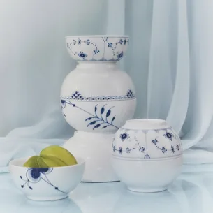 Royal Copenhagen Blå mega riflet