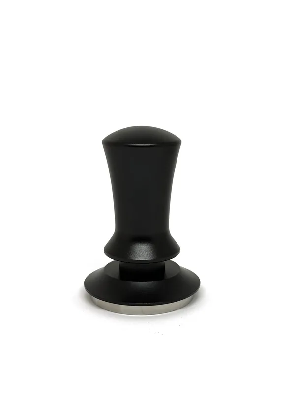 Tamper med krave i sort (Mønstret)  54 mm.