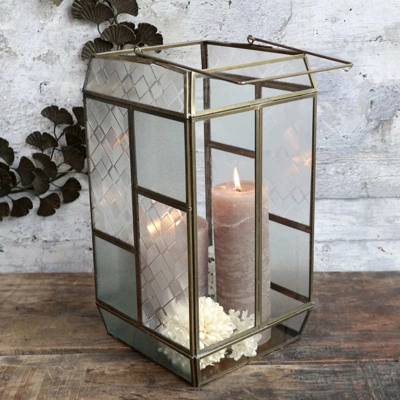 Lanterne med matteret glas messingfarvet